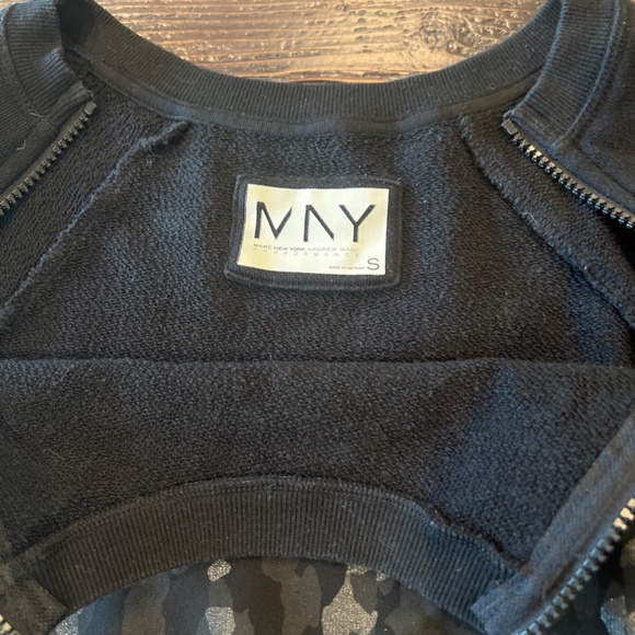 Marc New York Performance Sheer Cheetah Sweater w/zip details, S, minor pilling - Picture 5 of 8